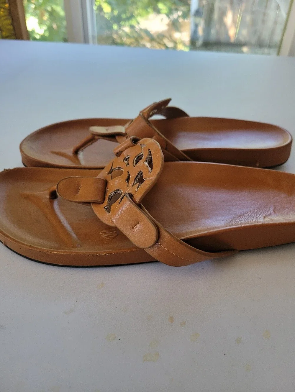 Tory Burch 8.5 Tan Leather Miller Cloud Cutout Logo Thong Sandals